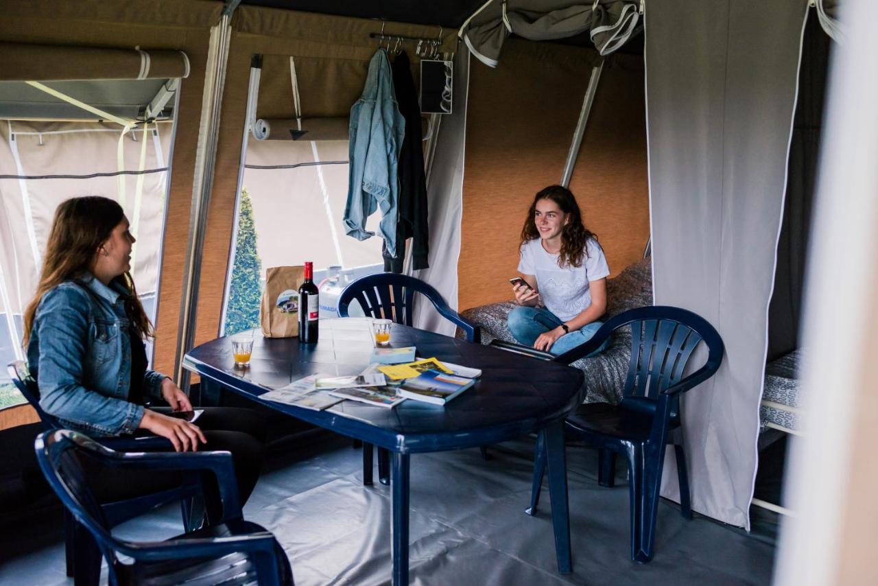 Europe Tents Camping Domaine Des Messires Herpelmont ภายนอก รูปภาพ